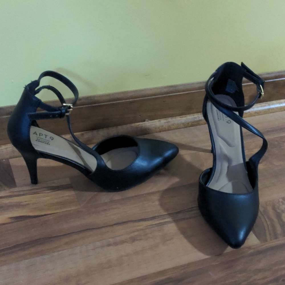 Size 8 women dress shoes